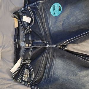 Maurices bootcut jeans NWT 18W dark blue with white stitching